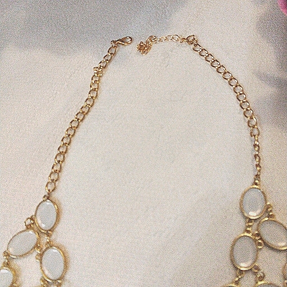 White Beaded Necklace Tiered Layered Gold Chain Geometric Elegant Chic Modern - Picture 7 of 12